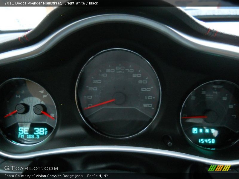 Bright White / Black 2011 Dodge Avenger Mainstreet