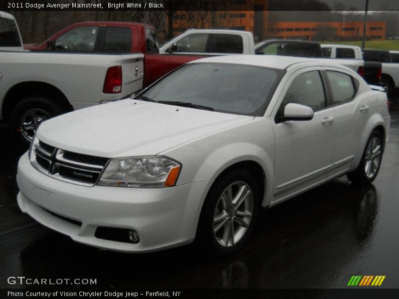 Bright White / Black 2011 Dodge Avenger Mainstreet