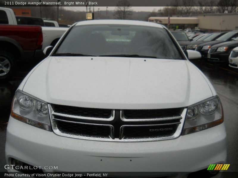 Bright White / Black 2011 Dodge Avenger Mainstreet