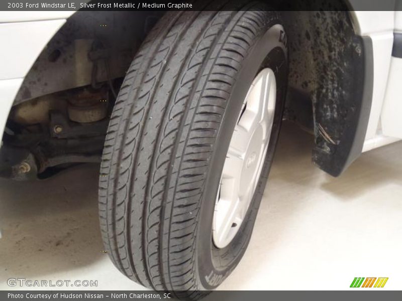 Silver Frost Metallic / Medium Graphite 2003 Ford Windstar LE