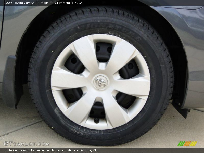 Magnetic Gray Metallic / Ash 2009 Toyota Camry LE