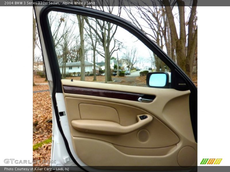 Alpine White / Sand 2004 BMW 3 Series 330xi Sedan