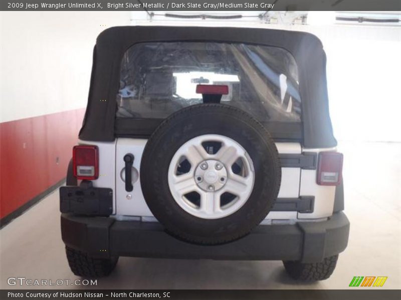 Bright Silver Metallic / Dark Slate Gray/Medium Slate Gray 2009 Jeep Wrangler Unlimited X