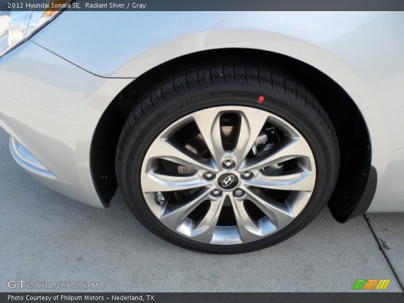 Radiant Silver / Gray 2012 Hyundai Sonata SE