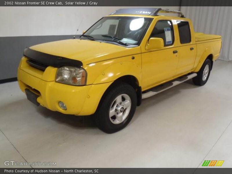 Solar Yellow / Gray 2002 Nissan Frontier SE Crew Cab