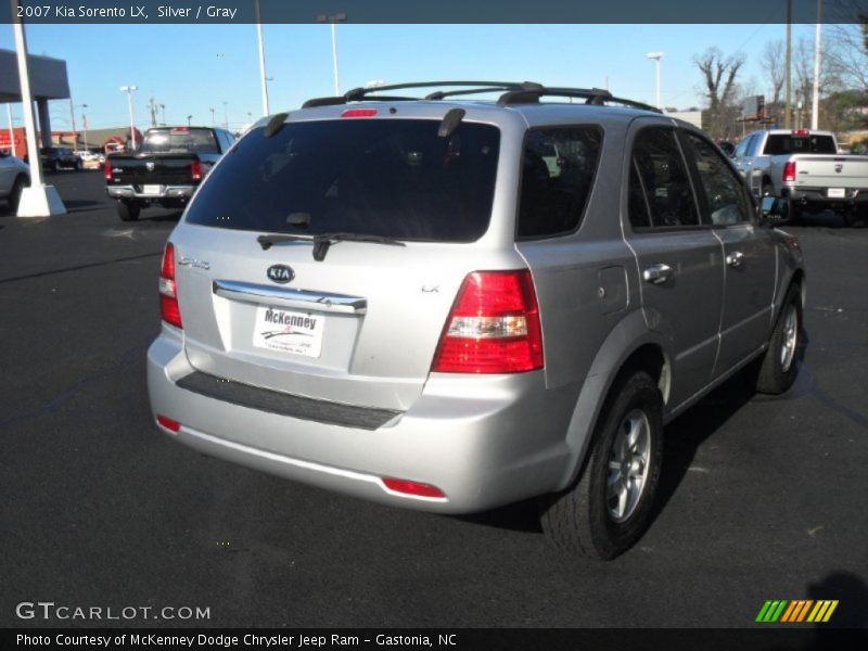 Silver / Gray 2007 Kia Sorento LX