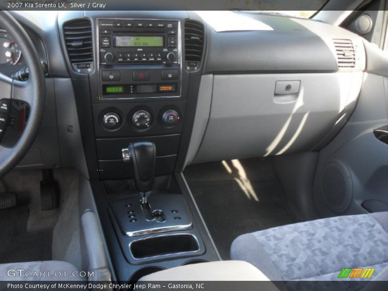 Silver / Gray 2007 Kia Sorento LX