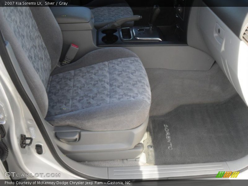 Silver / Gray 2007 Kia Sorento LX