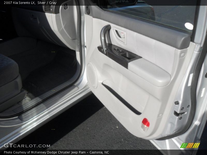 Silver / Gray 2007 Kia Sorento LX