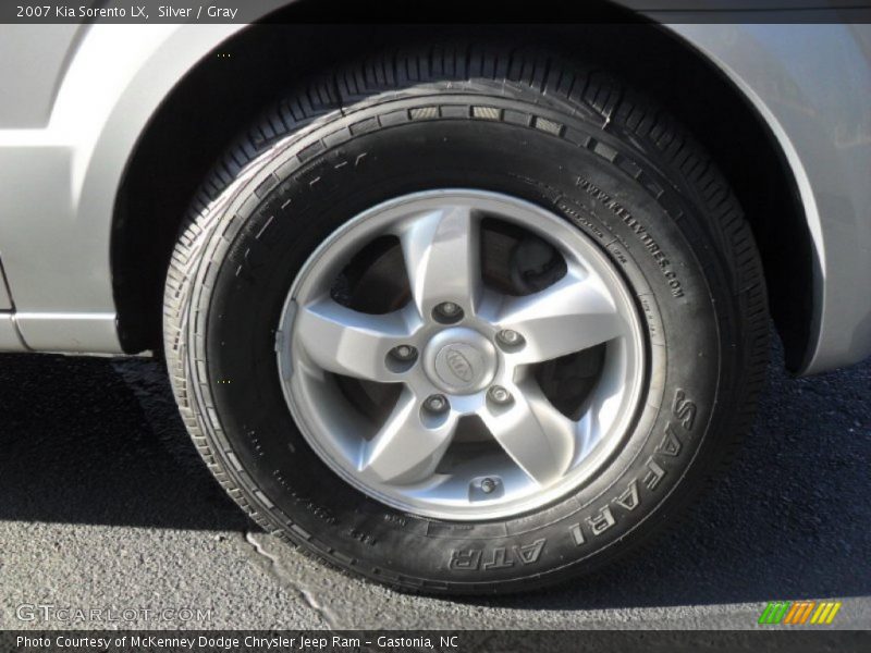 Silver / Gray 2007 Kia Sorento LX