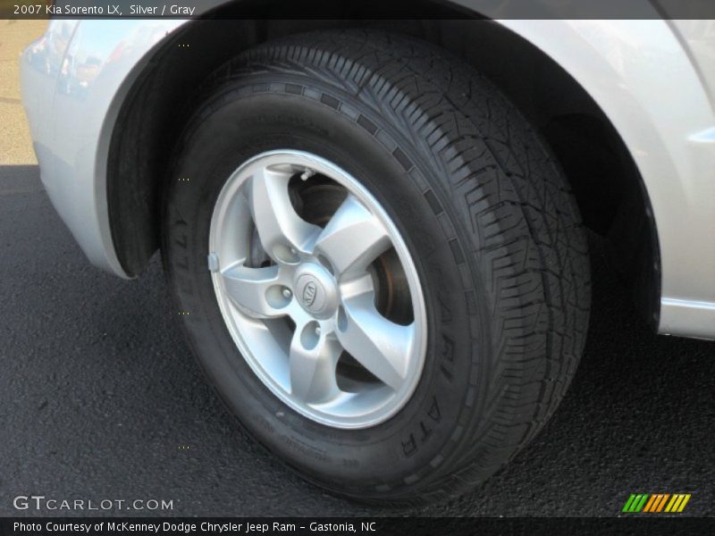 Silver / Gray 2007 Kia Sorento LX
