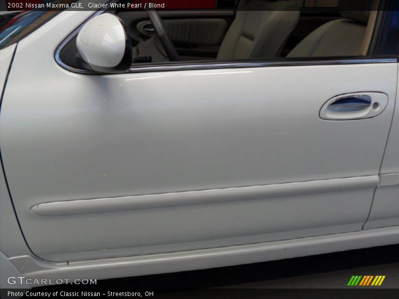 Glacier White Pearl / Blond 2002 Nissan Maxima GLE