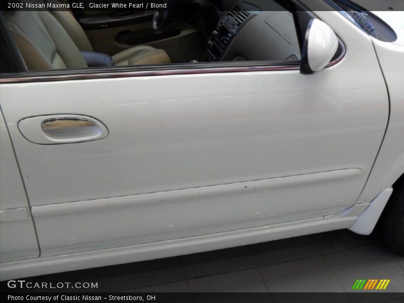 Glacier White Pearl / Blond 2002 Nissan Maxima GLE