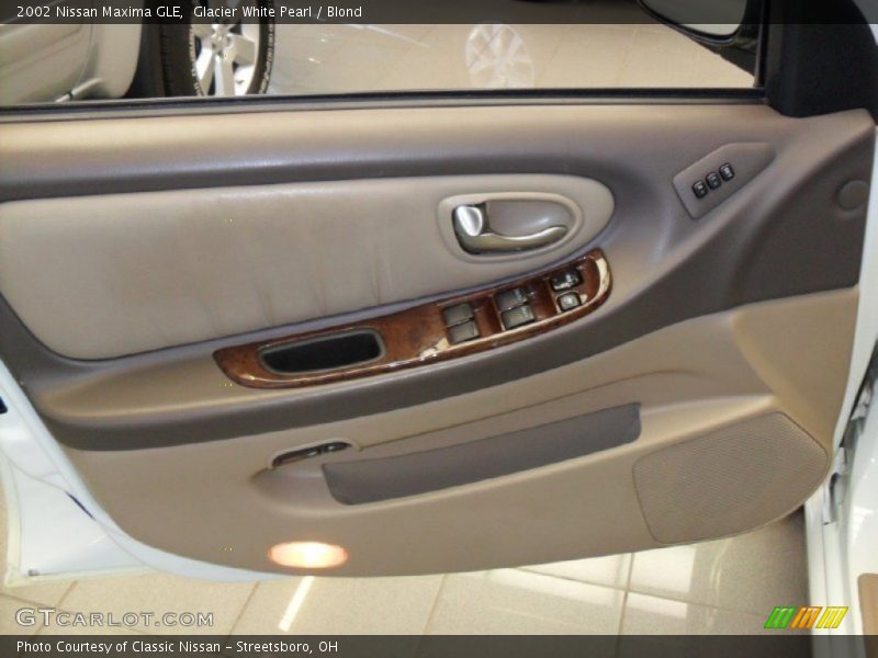 Glacier White Pearl / Blond 2002 Nissan Maxima GLE