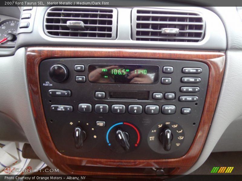 Controls of 2007 Taurus SEL