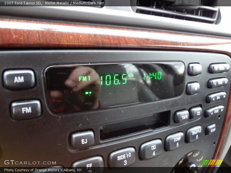 Audio System of 2007 Taurus SEL