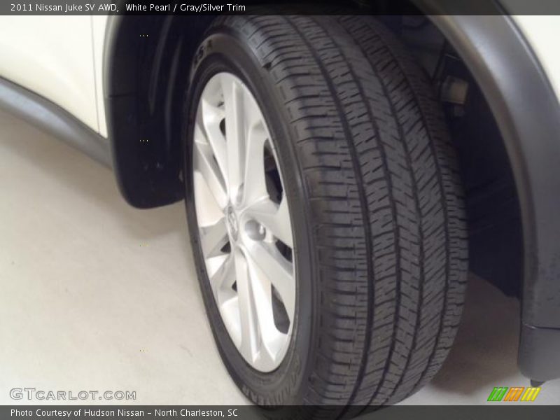 White Pearl / Gray/Silver Trim 2011 Nissan Juke SV AWD
