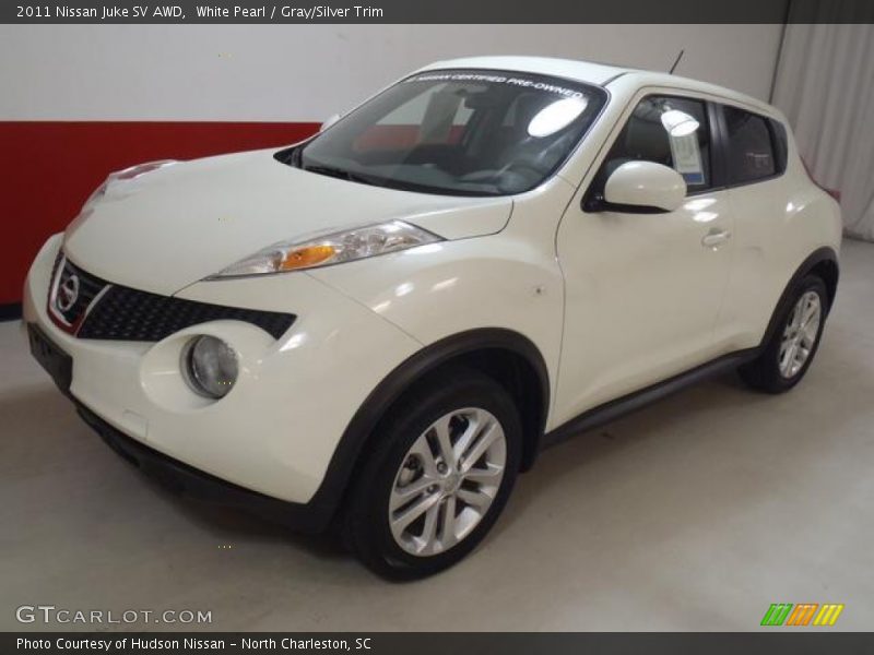 White Pearl / Gray/Silver Trim 2011 Nissan Juke SV AWD