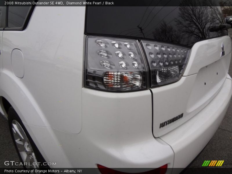 Diamond White Pearl / Black 2008 Mitsubishi Outlander SE 4WD