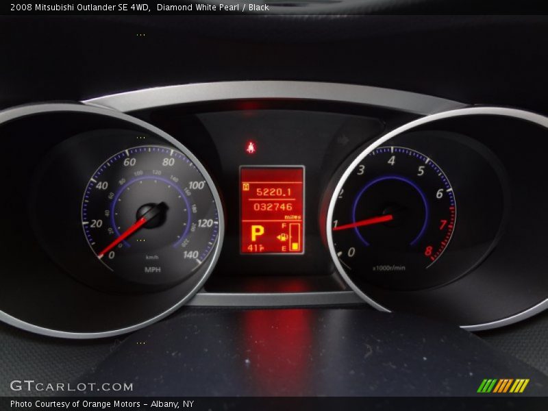 Diamond White Pearl / Black 2008 Mitsubishi Outlander SE 4WD