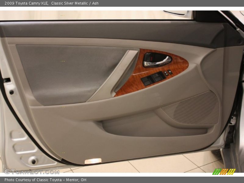 Classic Silver Metallic / Ash 2009 Toyota Camry XLE