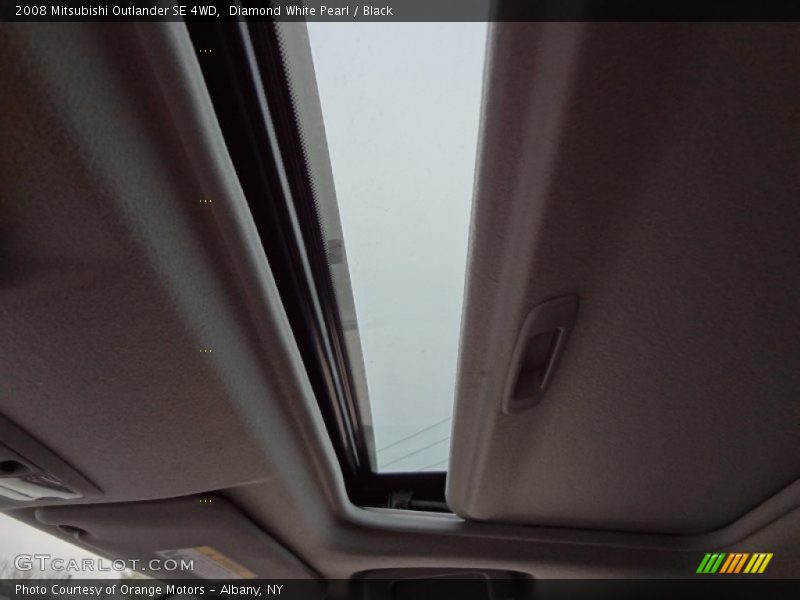 Diamond White Pearl / Black 2008 Mitsubishi Outlander SE 4WD