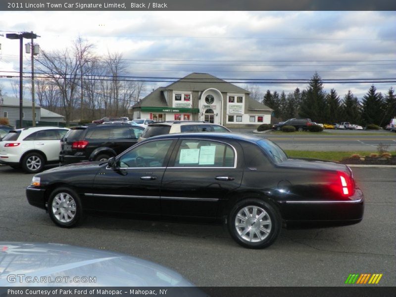 Black / Black 2011 Lincoln Town Car Signature Limited