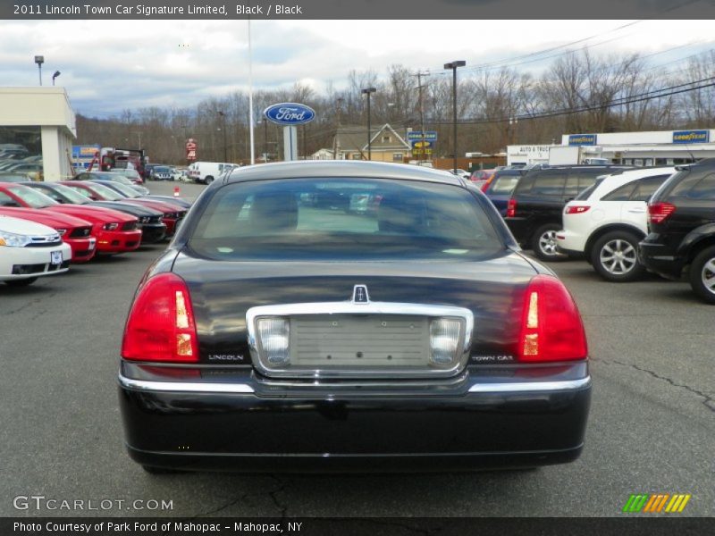 Black / Black 2011 Lincoln Town Car Signature Limited