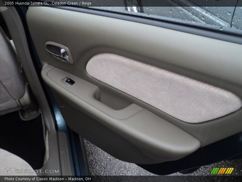 Celadon Green / Beige 2005 Hyundai Sonata GL