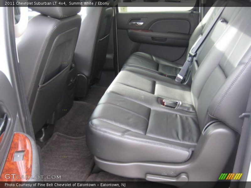 Summit White / Ebony 2011 Chevrolet Suburban LT 4x4