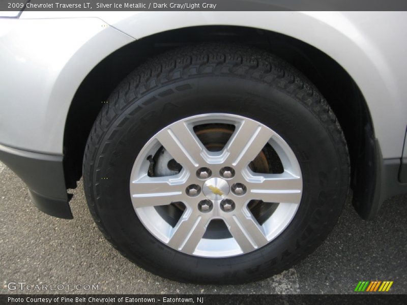 Silver Ice Metallic / Dark Gray/Light Gray 2009 Chevrolet Traverse LT