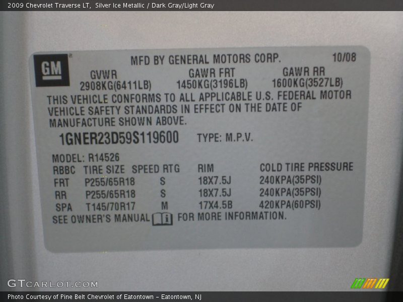 Silver Ice Metallic / Dark Gray/Light Gray 2009 Chevrolet Traverse LT