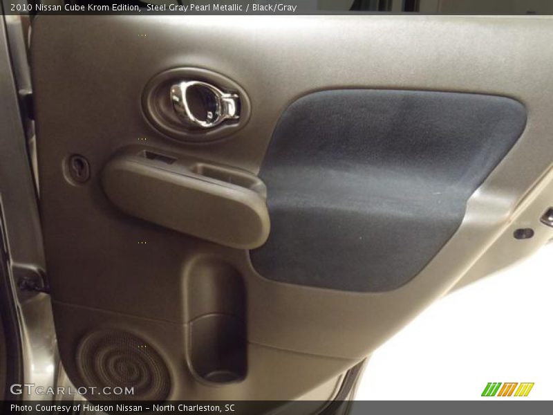 Steel Gray Pearl Metallic / Black/Gray 2010 Nissan Cube Krom Edition