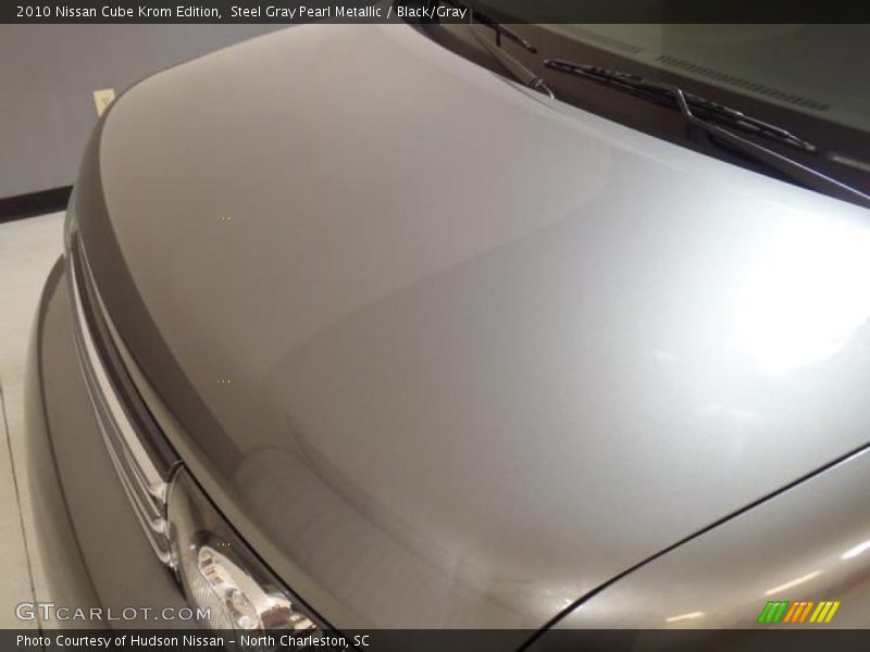 Steel Gray Pearl Metallic / Black/Gray 2010 Nissan Cube Krom Edition