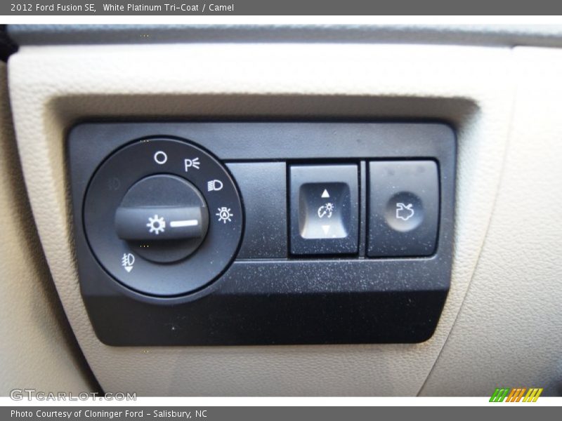 White Platinum Tri-Coat / Camel 2012 Ford Fusion SE