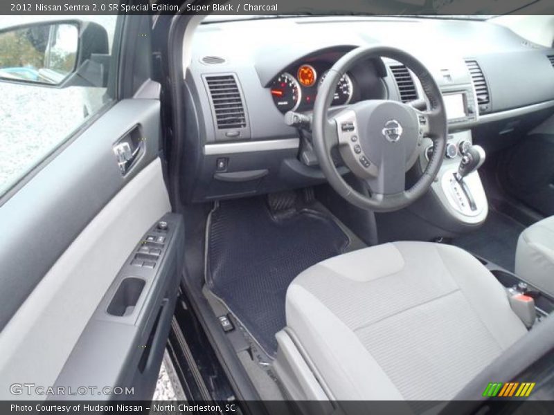  2012 Sentra 2.0 SR Special Edition Charcoal Interior