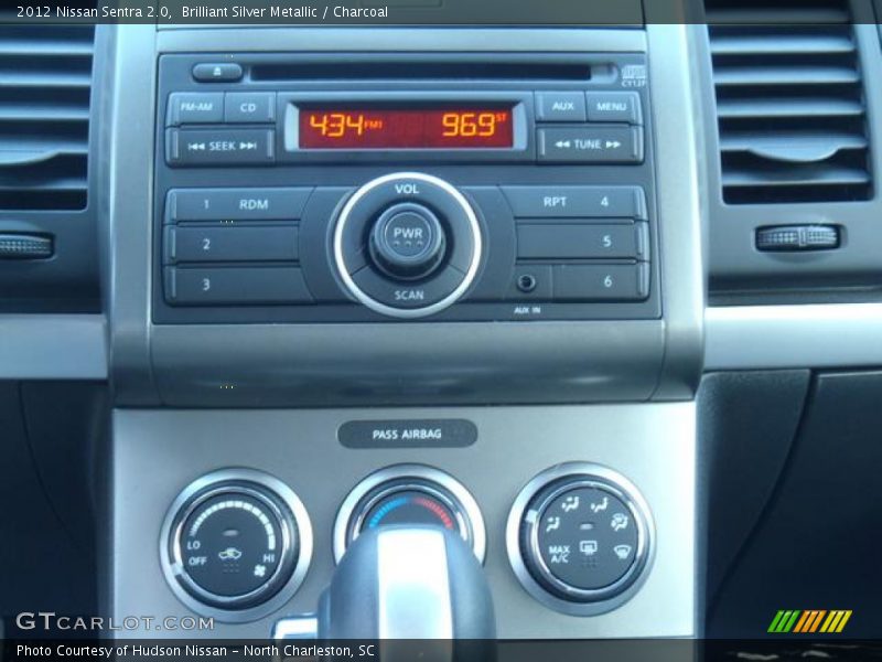 Brilliant Silver Metallic / Charcoal 2012 Nissan Sentra 2.0