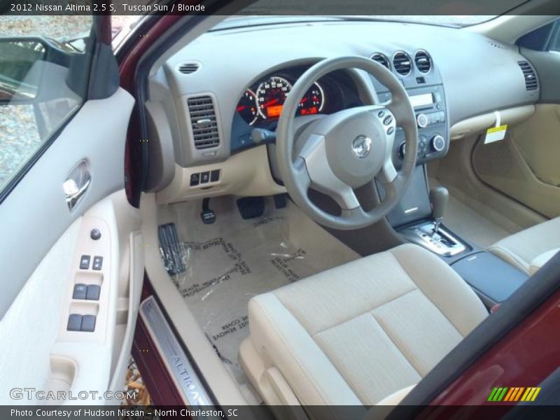 Tuscan Sun / Blonde 2012 Nissan Altima 2.5 S