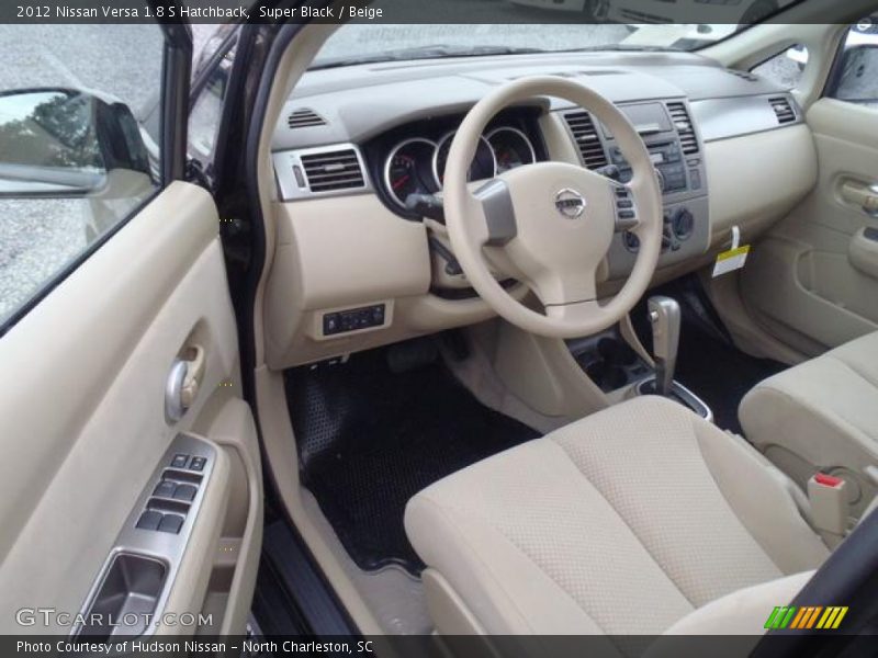 Super Black / Beige 2012 Nissan Versa 1.8 S Hatchback