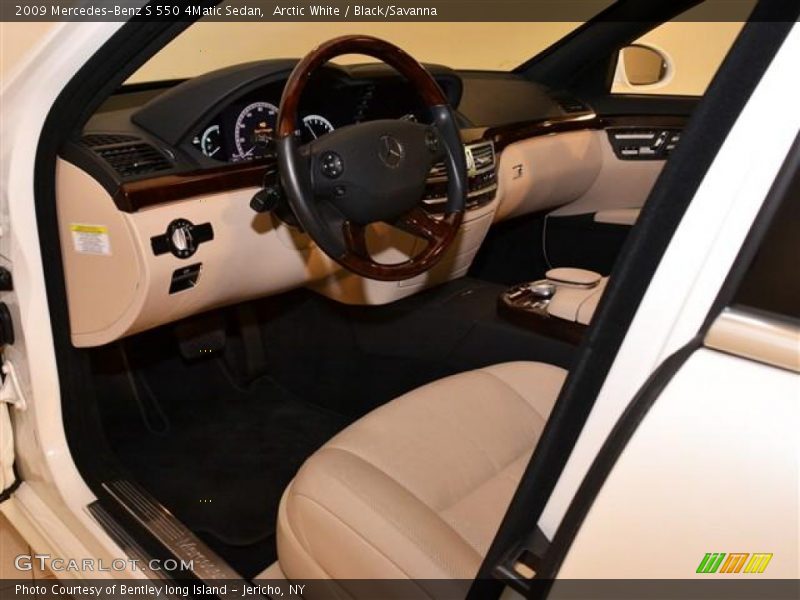 Arctic White / Black/Savanna 2009 Mercedes-Benz S 550 4Matic Sedan