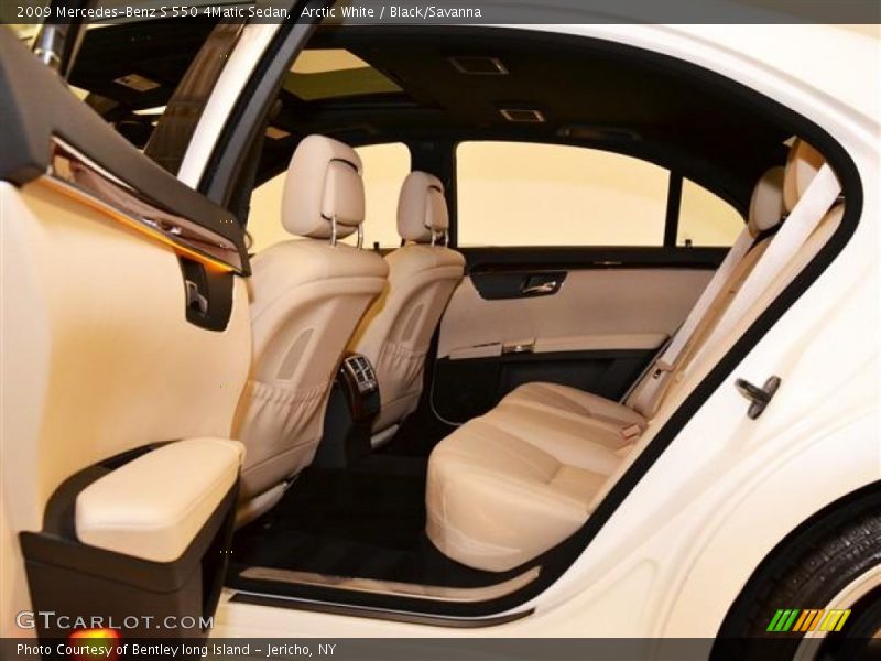 Arctic White / Black/Savanna 2009 Mercedes-Benz S 550 4Matic Sedan