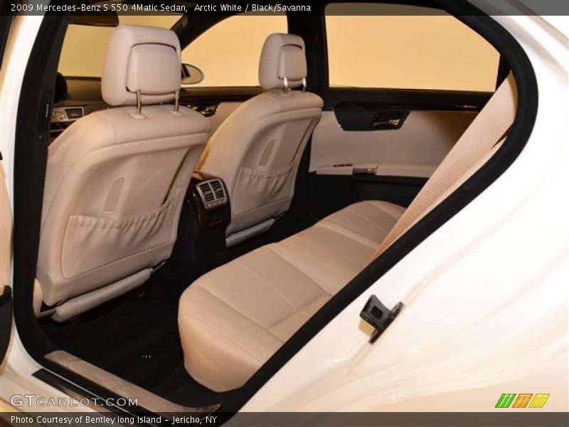 Arctic White / Black/Savanna 2009 Mercedes-Benz S 550 4Matic Sedan