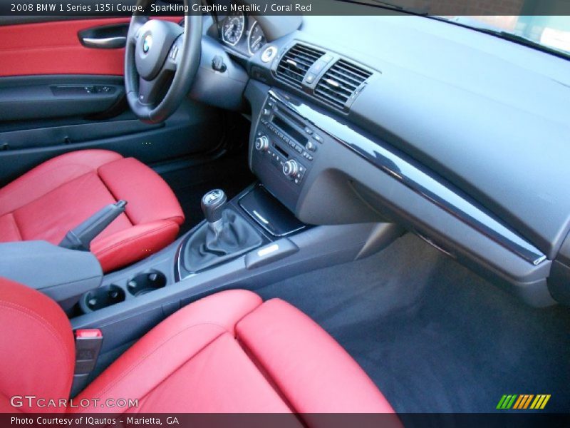 Dashboard of 2008 1 Series 135i Coupe