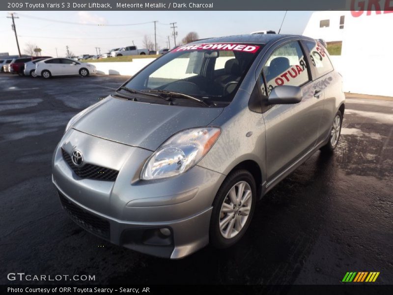 Front 3/4 View of 2009 Yaris S 3 Door Liftback