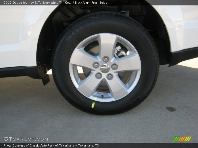 Ivory White Tri-Coat / Black/Light Frost Beige 2012 Dodge Journey SXT