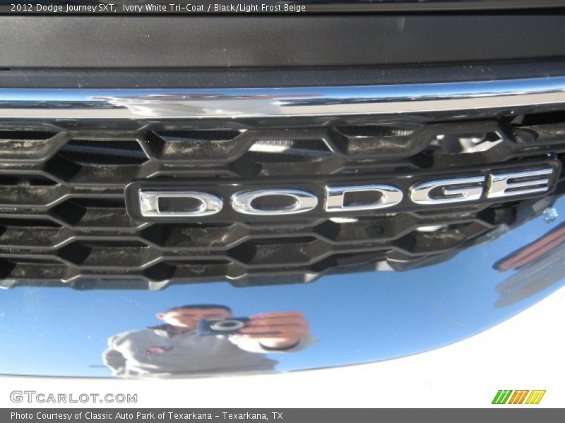 Ivory White Tri-Coat / Black/Light Frost Beige 2012 Dodge Journey SXT