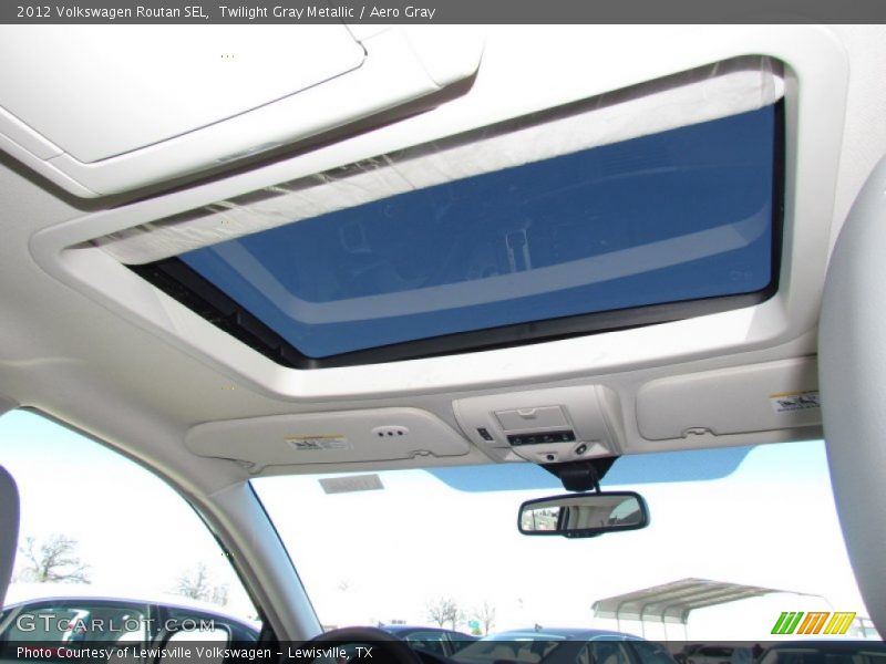 Twilight Gray Metallic / Aero Gray 2012 Volkswagen Routan SEL