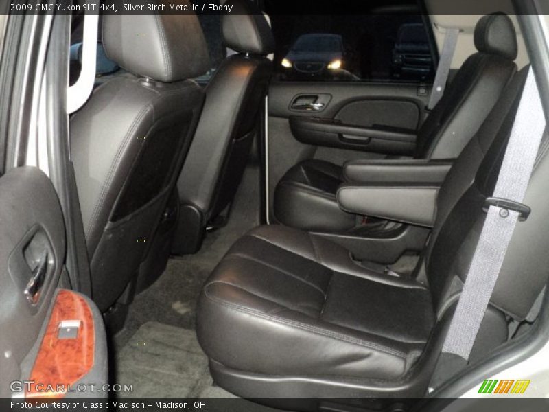 Silver Birch Metallic / Ebony 2009 GMC Yukon SLT 4x4