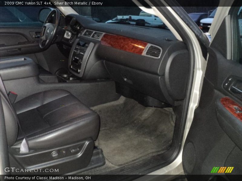Silver Birch Metallic / Ebony 2009 GMC Yukon SLT 4x4