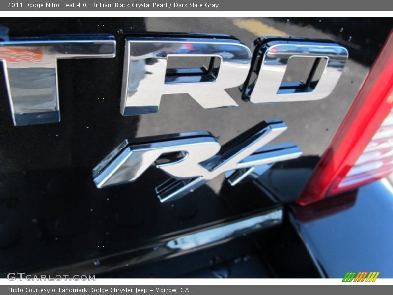Brilliant Black Crystal Pearl / Dark Slate Gray 2011 Dodge Nitro Heat 4.0